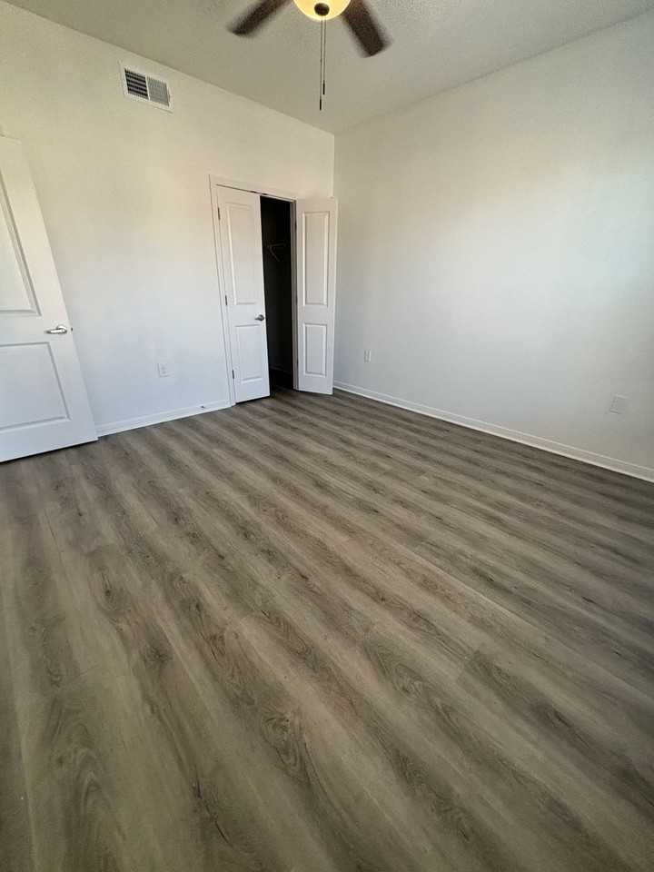Renaissance Pointe - Photo 6 of 8