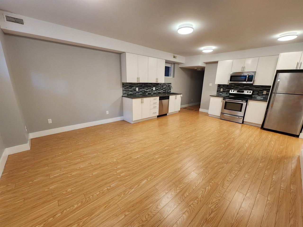 544 Gilmour Street - Photo 4 of 22