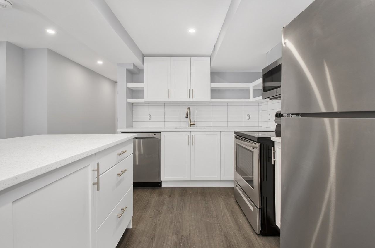 868 Maplewood Avenue - Photo 2 of 17