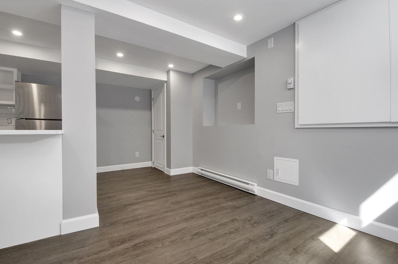 868 Maplewood Avenue - Photo 7 of 17