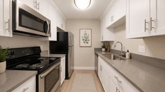 Modern Studio, 1 & 2 Bedroom Apartments in La Mesa Near Lake Murray - Photo 1 of 1