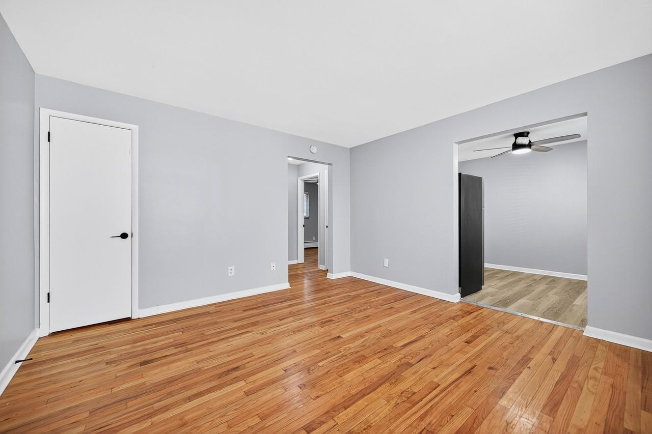Oakley Square - Photo 2 of 22
