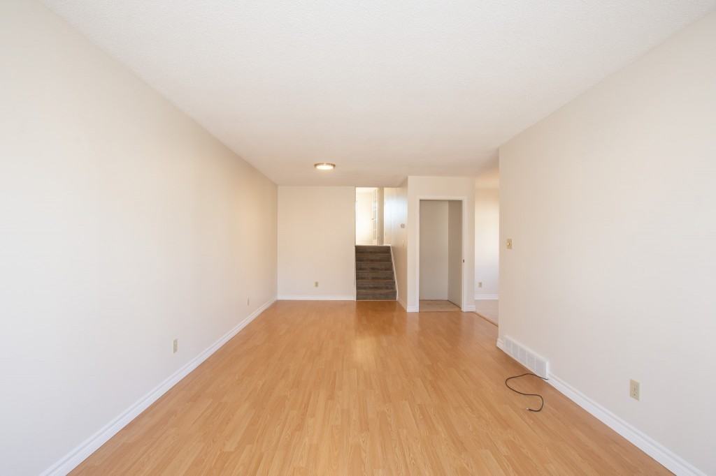 39 Mayfair Drive - Photo 3 of 23