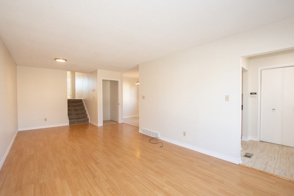39 Mayfair Drive - Photo 4 of 23
