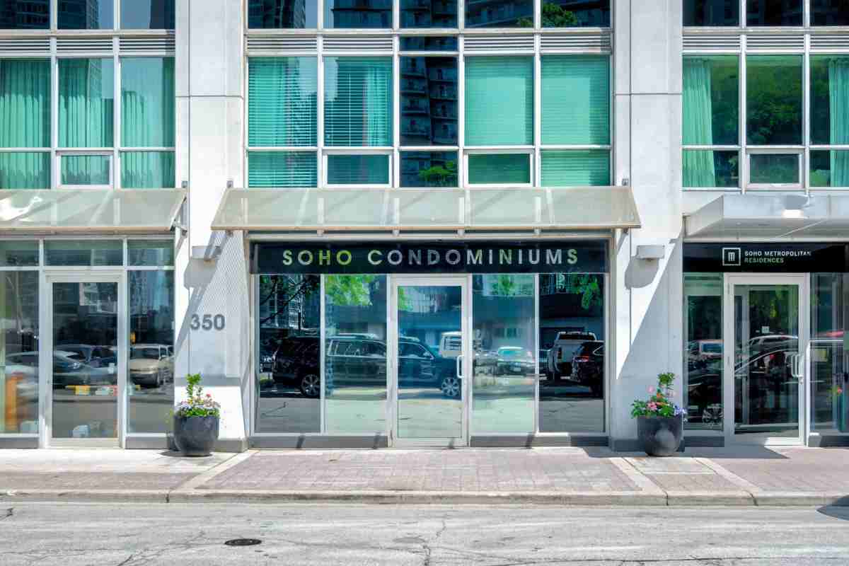 350 Wellington St W - Photo 6 of 26