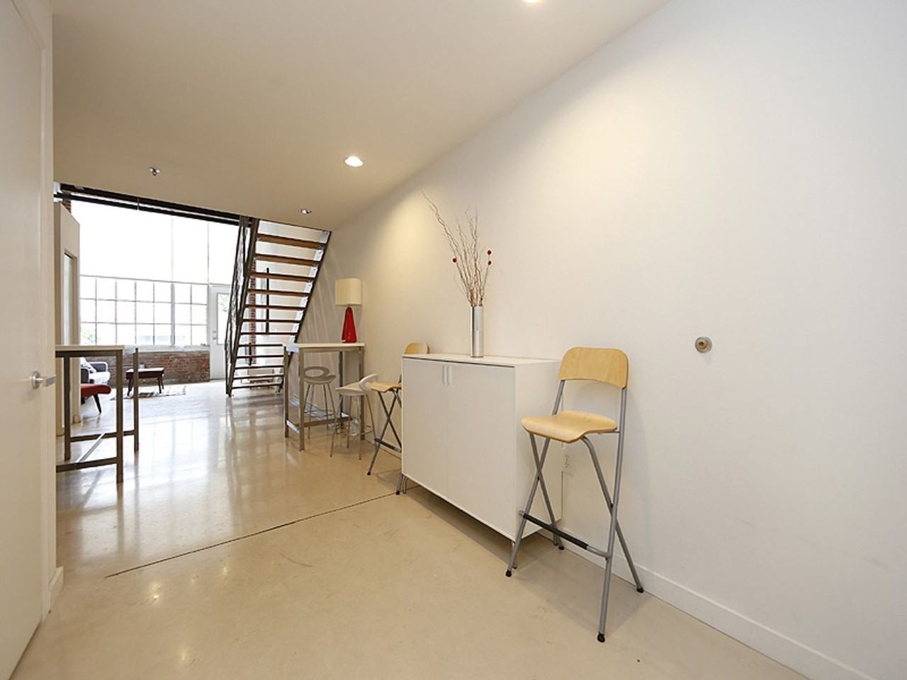 807 E Main St - Photo 5 of 31