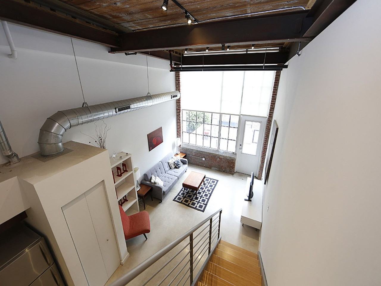 807 E Main St - Photo 6 of 31