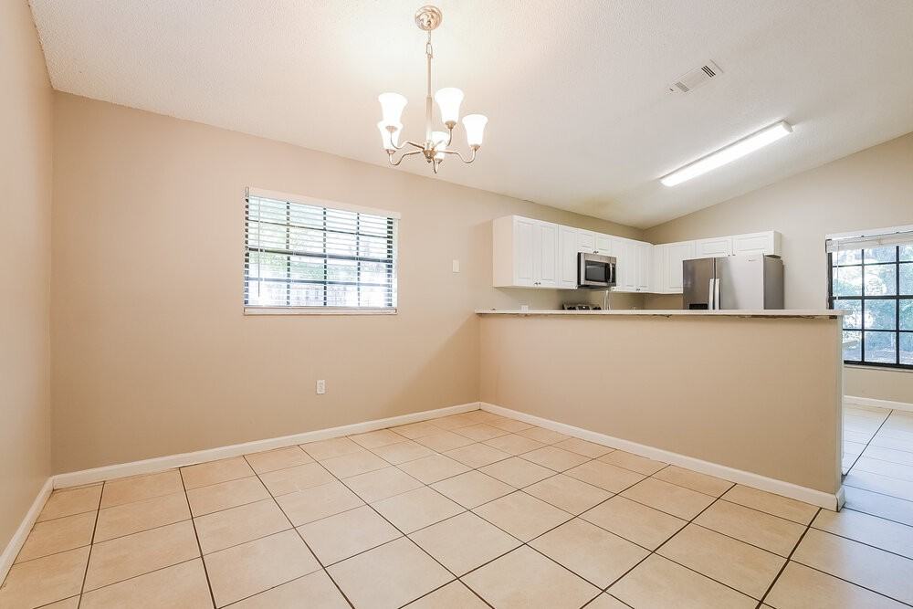 1629 Sunburst Way - Photo 5 of 16
