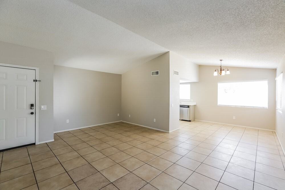 6933 W Nicolet Ave - Photo 5 of 19