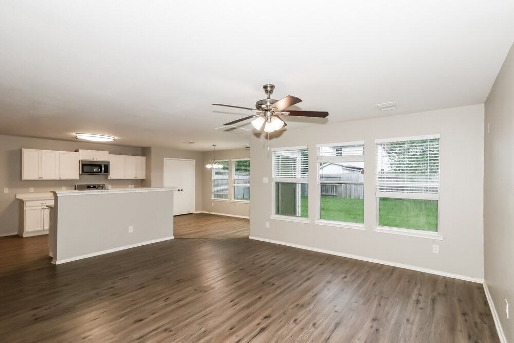 21118 Bridgemeadows Ln - Photo 4 of 17