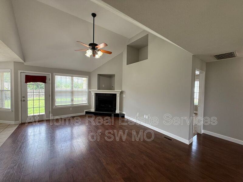 2977 W Lasalle St - Photo 2 of 18