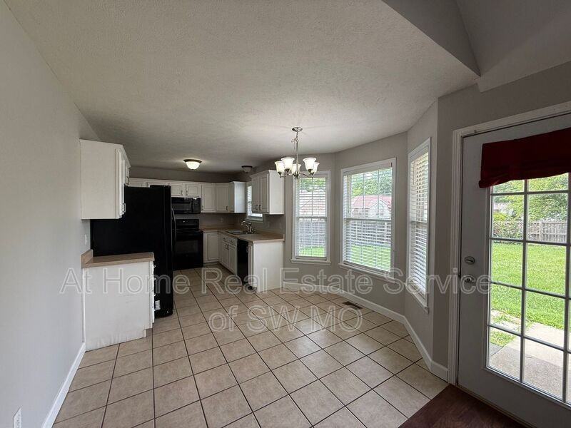 2977 W Lasalle St - Photo 3 of 18