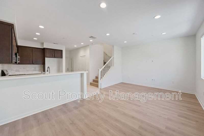 39529 Tannat Dr - Photo 4 of 50