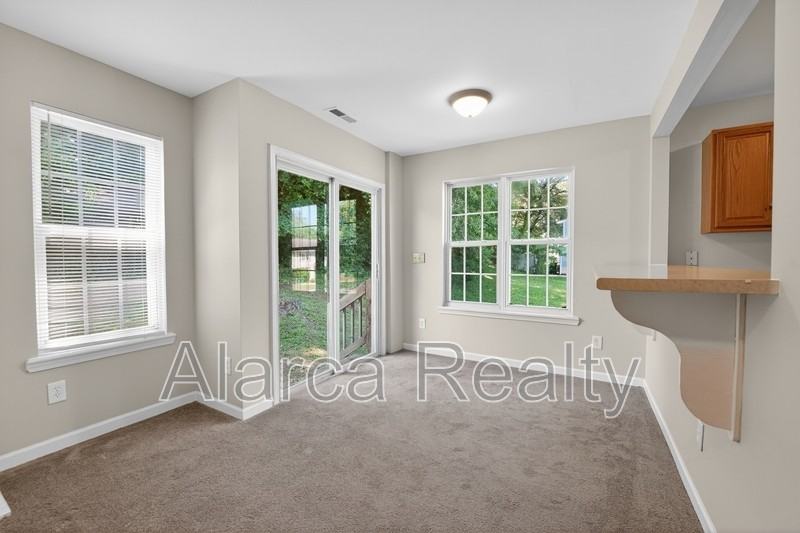 5620 Ilford St - Photo 7 of 20