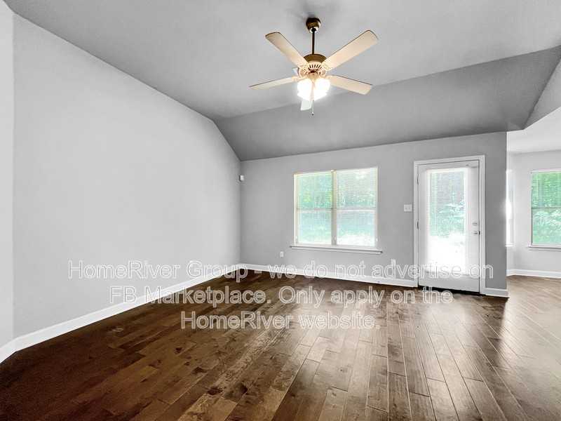 3681 Jordan View Dr - Photo 4 of 19