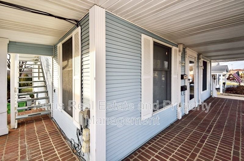 713 N Main St - Photo 2 of 9
