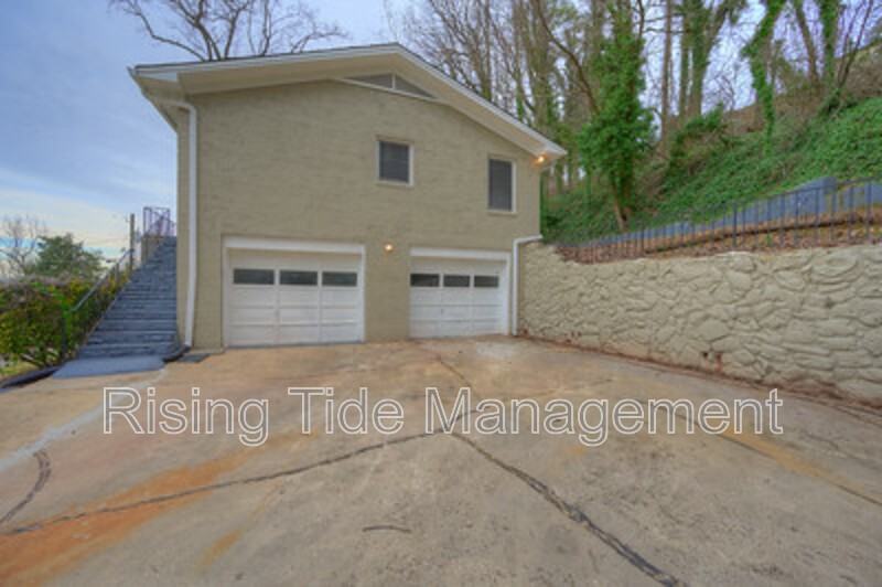 401 Lance Ln - Photo 3 of 21