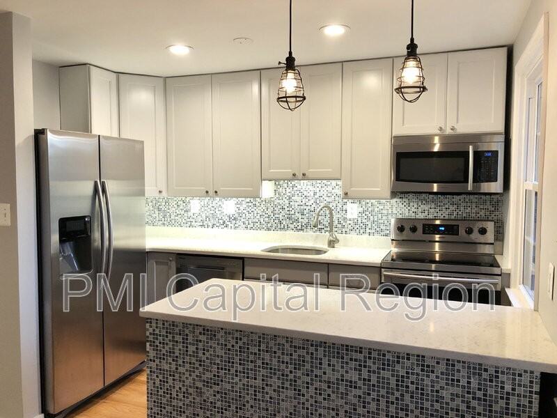 2211 Washington Ave #203 - Photo 3 of 12
