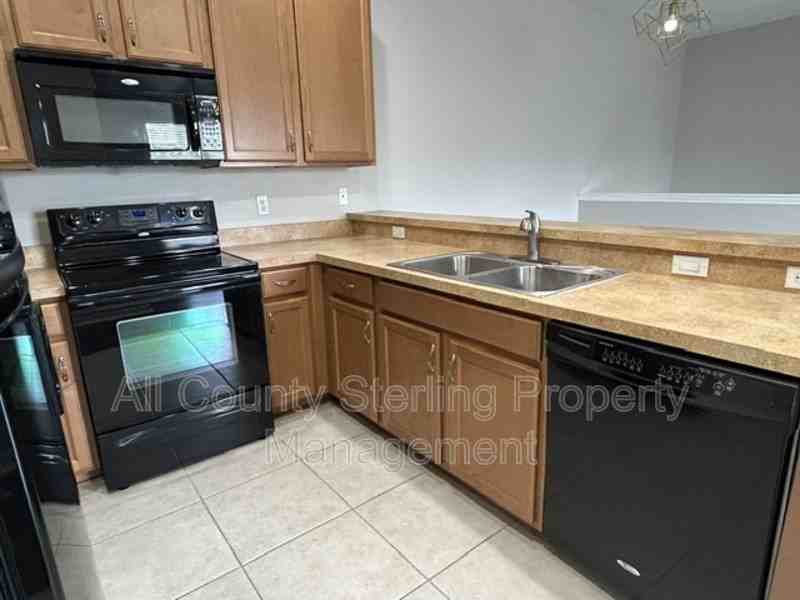 7021 Kirkland Way - Photo 6 of 21