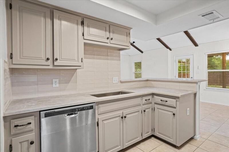 7603 Brookhollow Cv - Photo 6 of 28