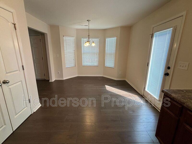 817 Ranchero St - Photo 3 of 12