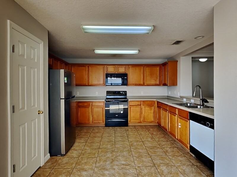 1388 N Platte Ct - Photo 6 of 24