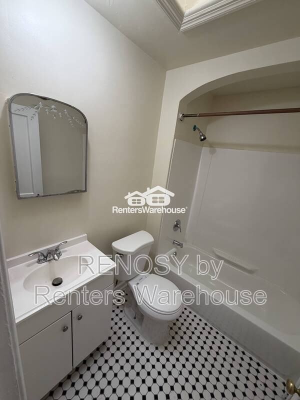 4334 Berger Ave - Photo 6 of 11