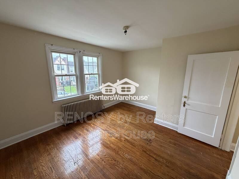 4334 Berger Ave - Photo 4 of 11