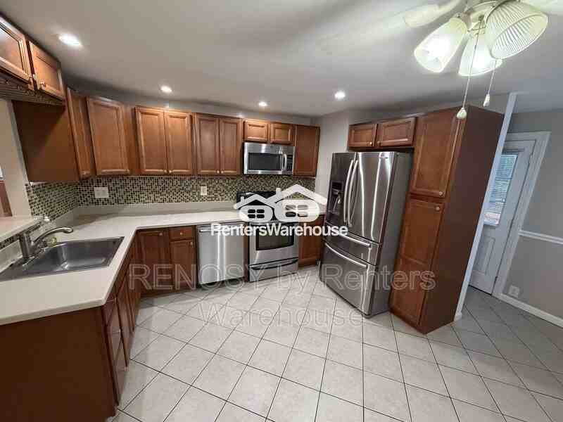 112 Yawmeter Dr - Photo 2 of 16