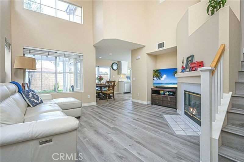 14015 Visions Dr - Photo 2 of 11