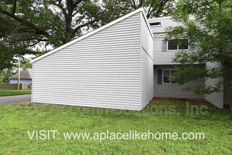 1617 E 97th St - Photo 5 of 21