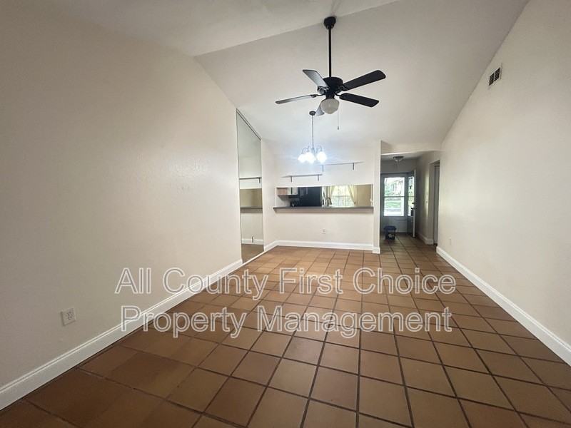 313 Bay Pl - Photo 6 of 24