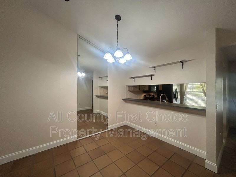 313 Bay Pl - Photo 7 of 24