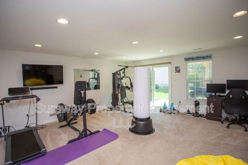 172 Fela Dr - Photo 2 of 42