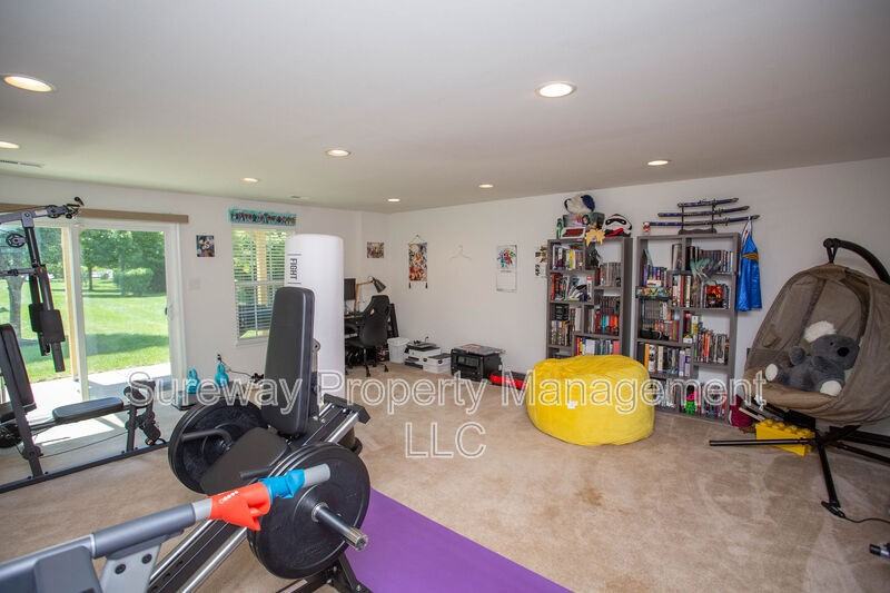 172 Fela Dr - Photo 3 of 42
