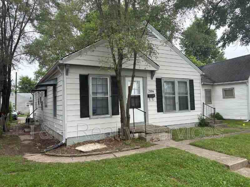 2106 E 46th St - Photo 3 of 22