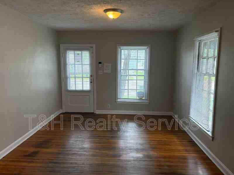 2106 E 46th St - Photo 7 of 22