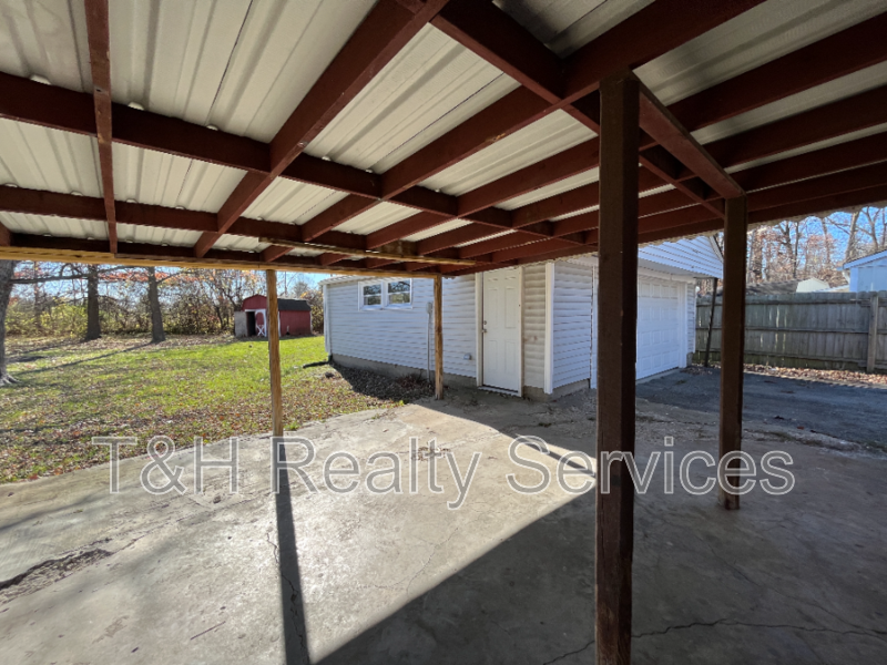 3611 Chateau Ln - Photo 7 of 26