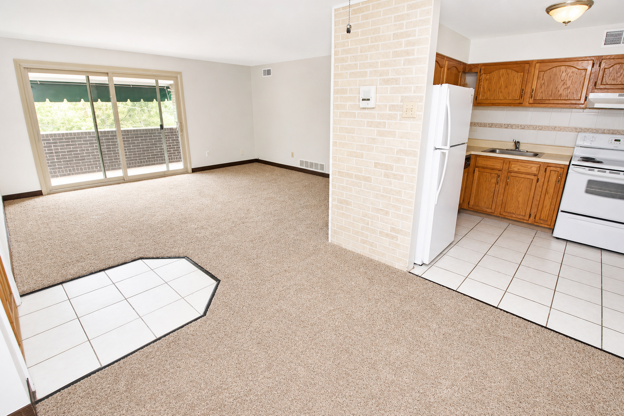 STEUBEN STREET APARTMENTS -- 003 - Photo 4 of 11