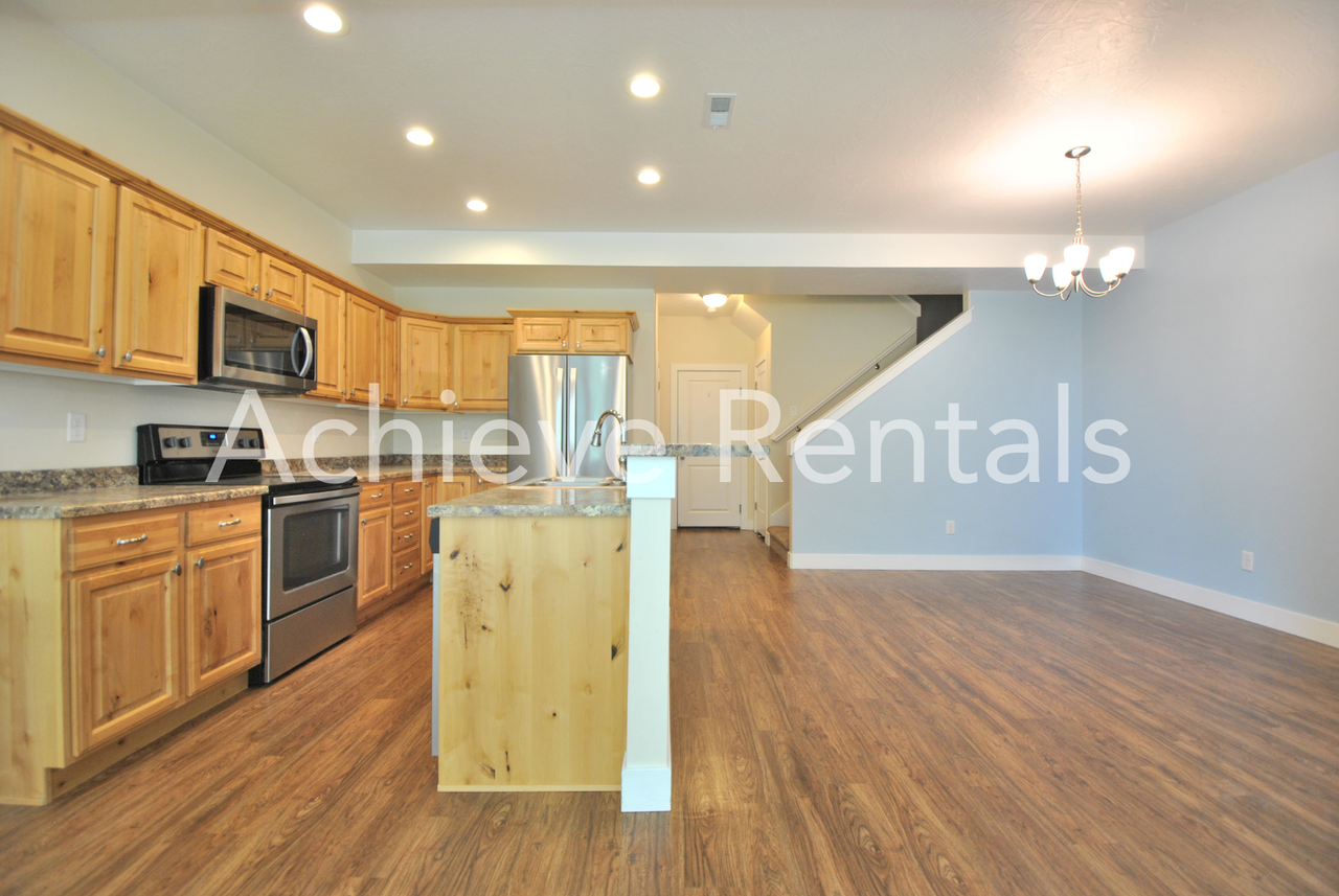 2485 S 1296 W - Photo 5 of 18