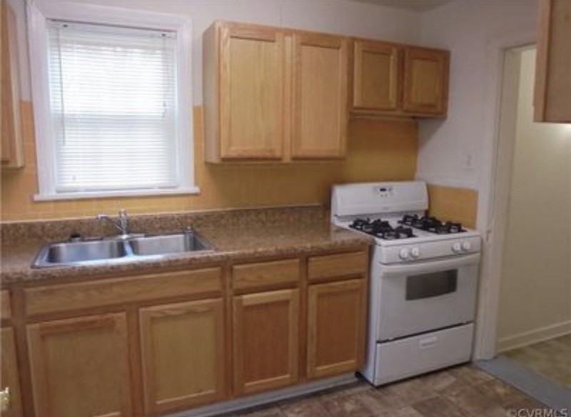 1607 Minefee St - Photo 3 of 9