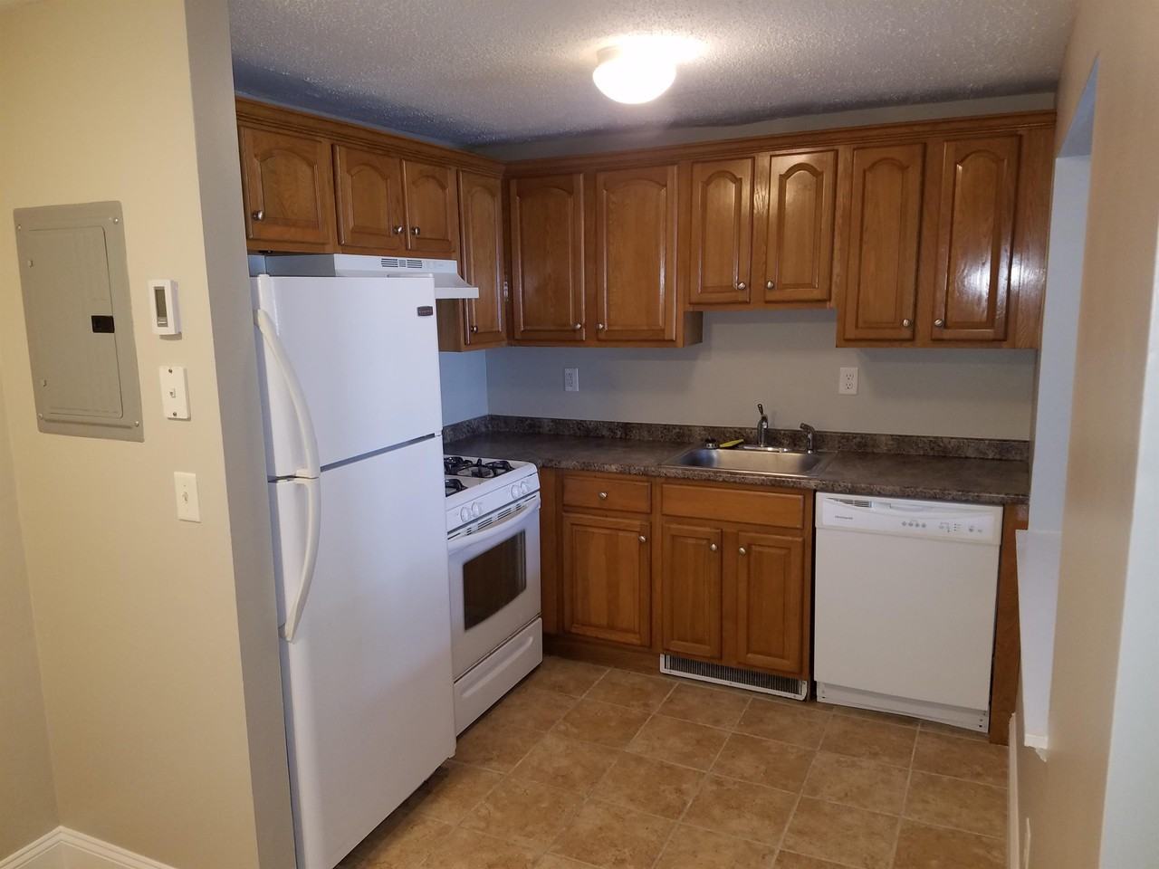 17 Anderson Ave - Photo 4 of 25