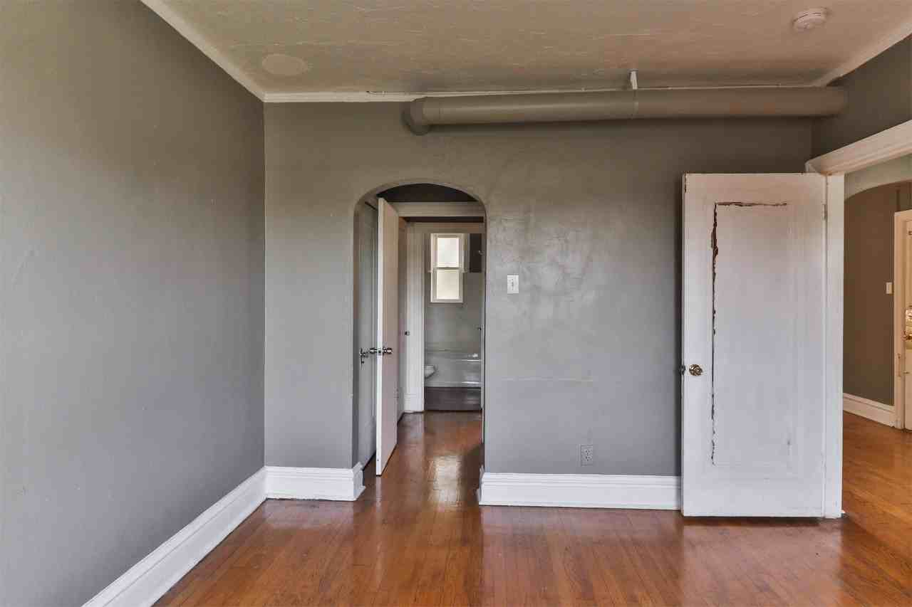 3860 Bamberger - Photo 2 of 11