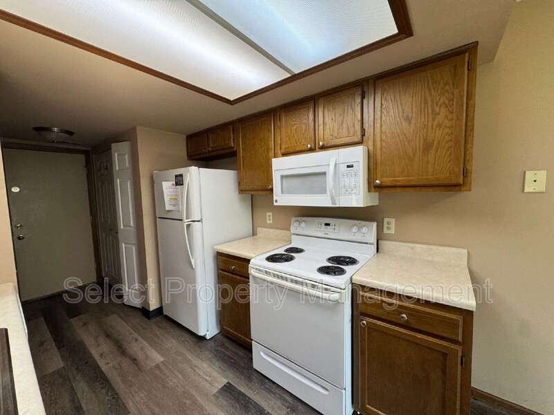 4904 Pinebrook Dr - Photo 7 of 20
