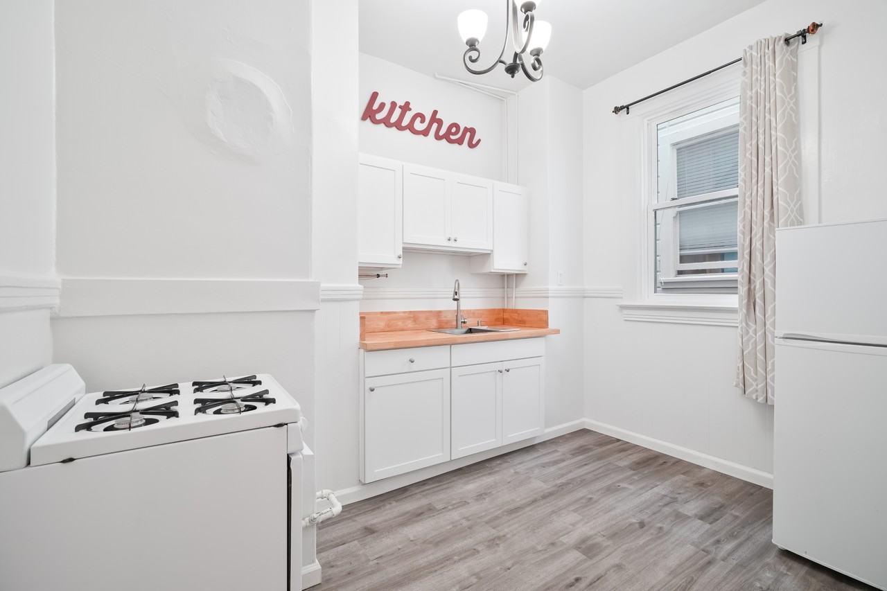 643 Oak Street - Photo 2 of 15