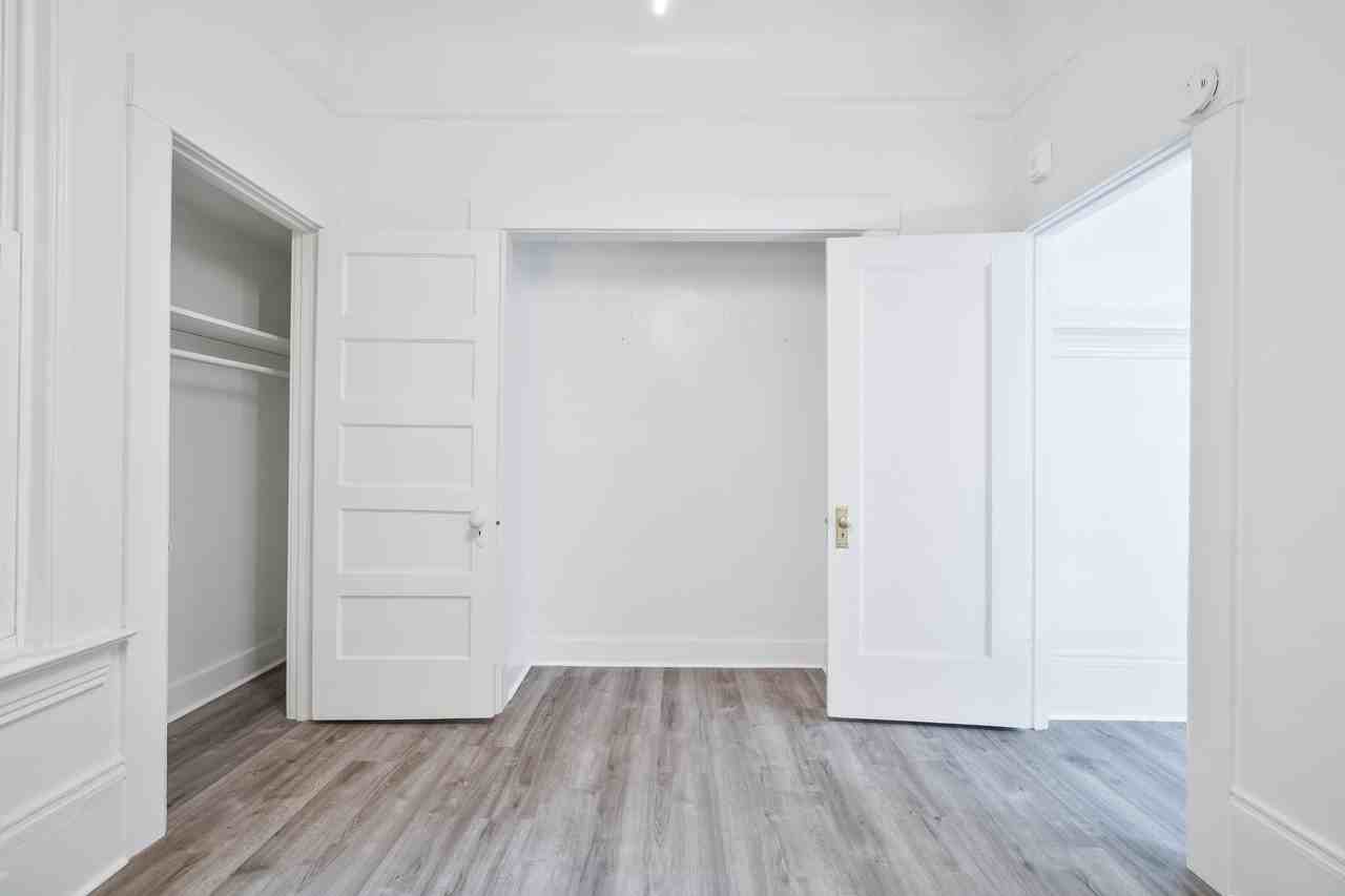 643 Oak Street - Photo 4 of 15