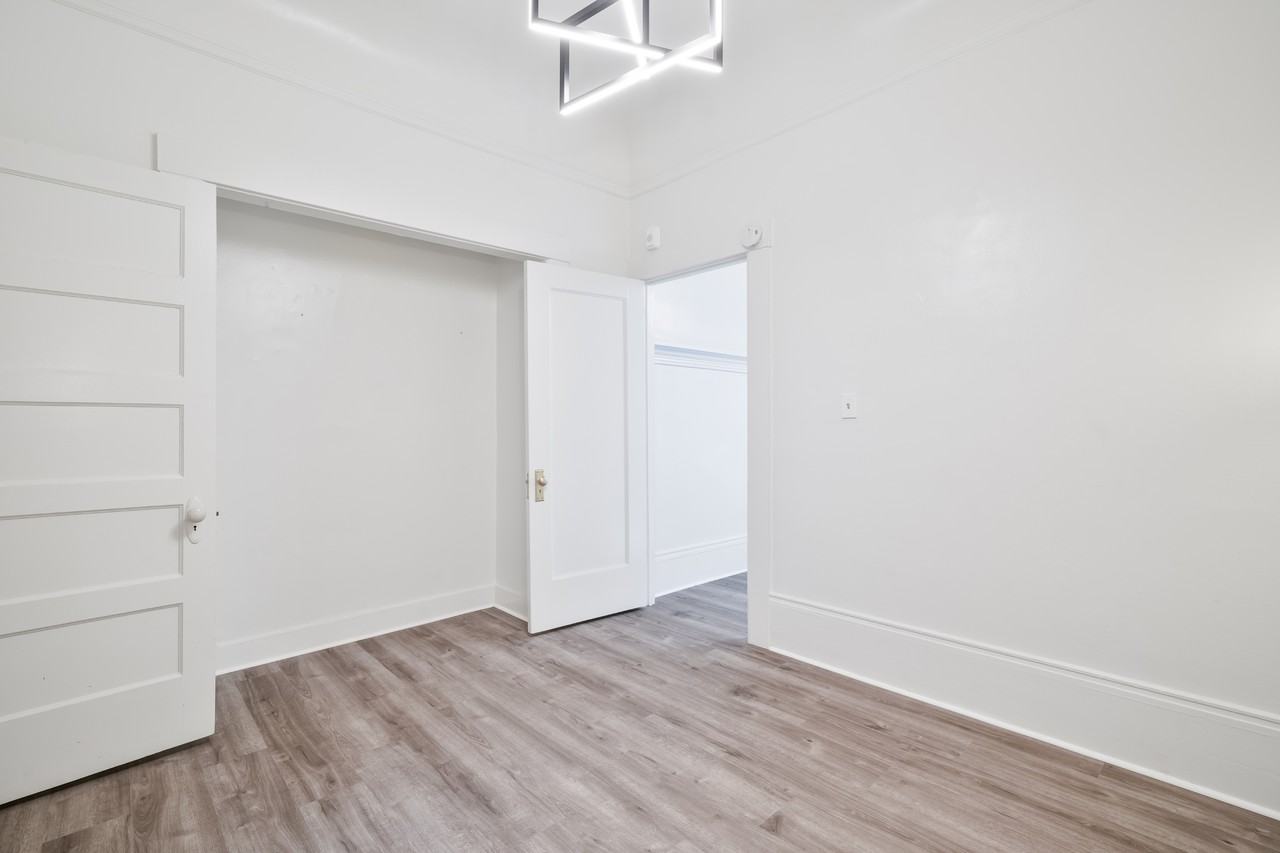 643 Oak Street - Photo 5 of 15