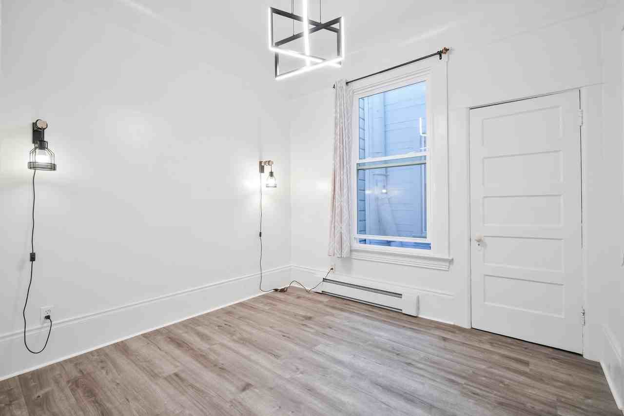643 Oak Street - Photo 7 of 15