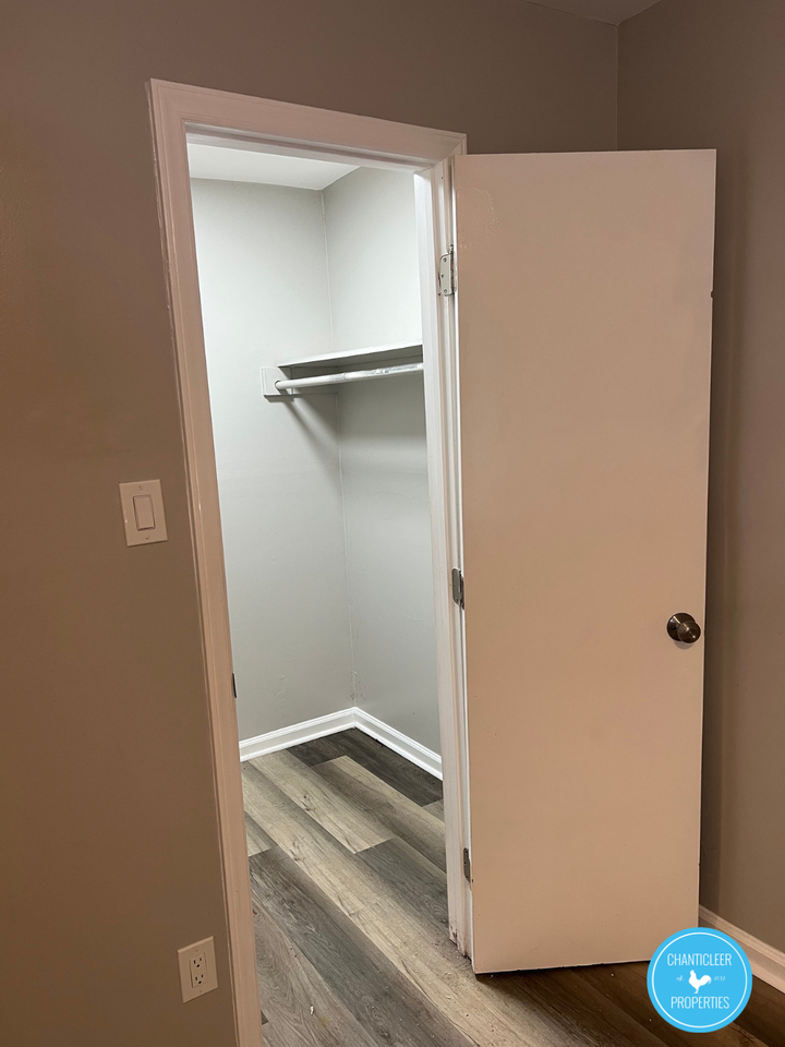 414 Raynor St - Photo 6 of 15