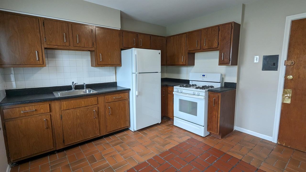 302 West Vine Street - Photo 2 of 13